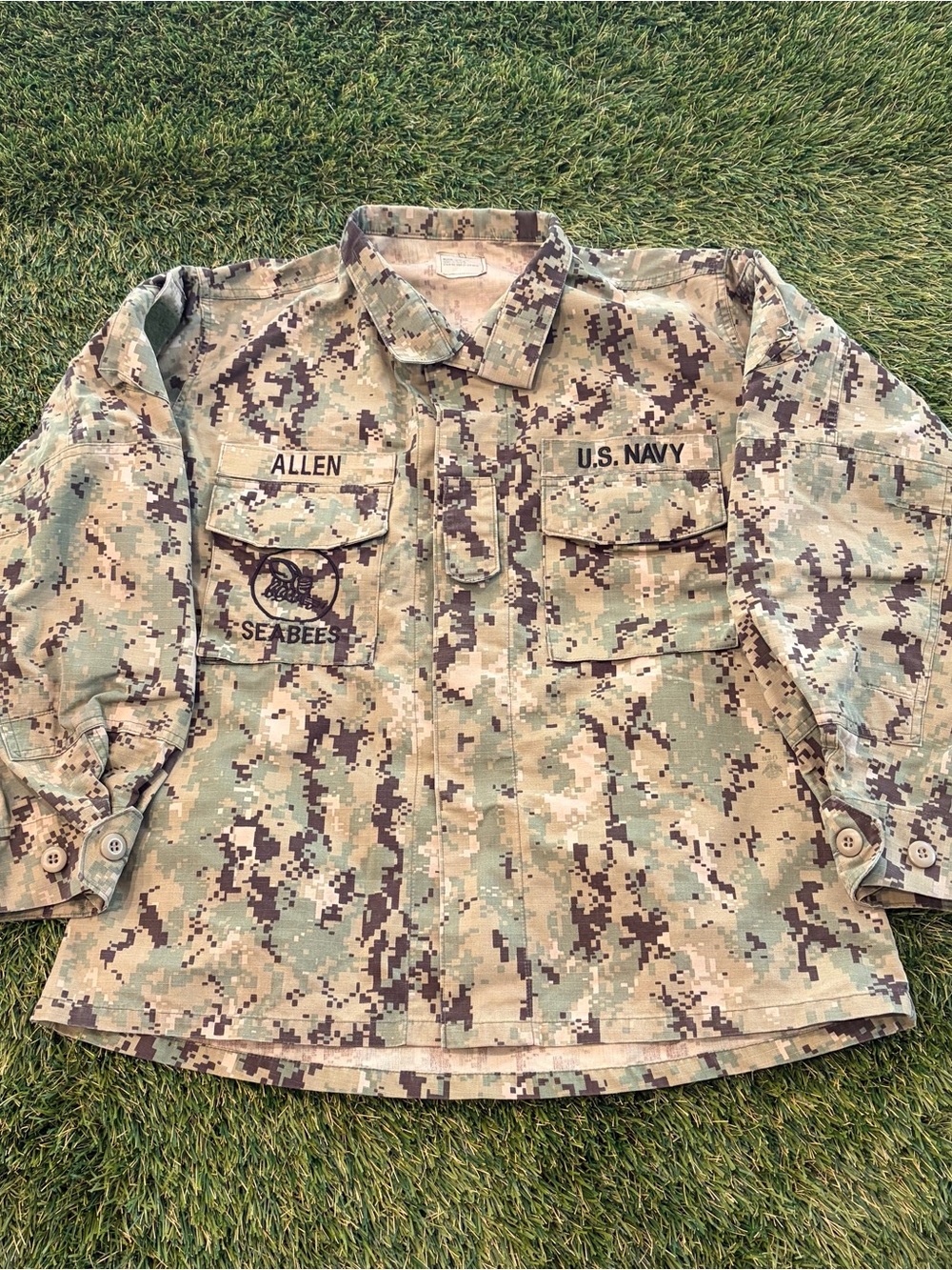 US Navy NWU Type III AOR2 Digital Camo Seabees Jacket Shirt Medium Short